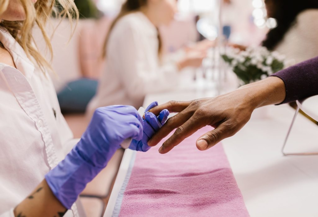 Curso de Manicure e Pedicure Online: Vale a Pena? Guia Completo